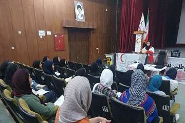 توانمندسازی رابطین مرکز بهداشت در کمک‌های اولیه و بحران‌های نظامی